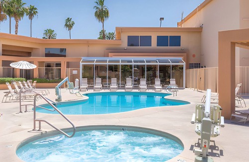 Palm Springs Resort | Luxurious Studio Resort near Coachella Festival