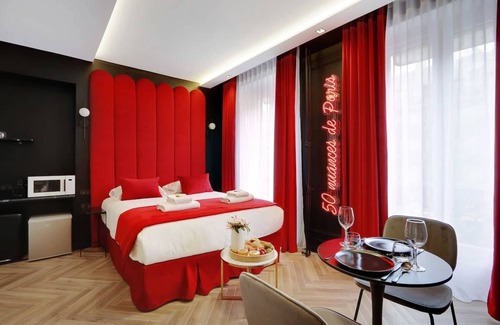 Paris City Center Apartment | Luxurious Suite With AC Le Marais Beaubourg