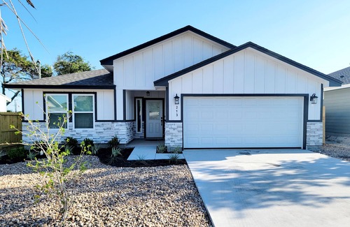 Flour Bluff House | Luxurious summer Hide Away.