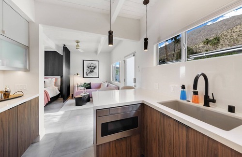 Historic Tennis Club Condo | Luxurious Tennis Club Bungalow 2 with Mountain Views and Walks to Downtown Palm Springs!