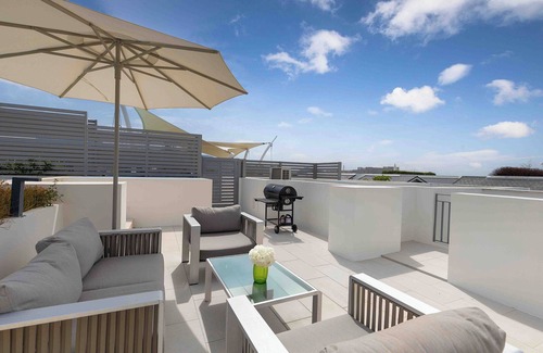 Choeng Thale Apartment | Luxurious Beachfront Penthouse