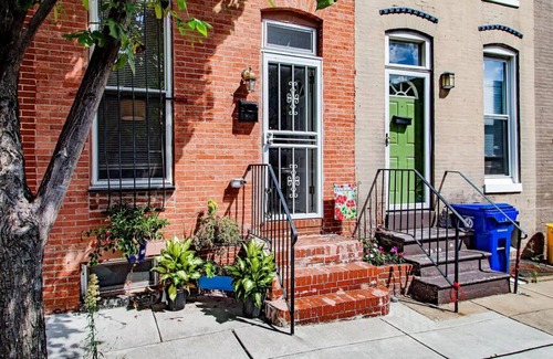 Downtown Baltimore House | Luxurious Three Bedroom in Patterson Park