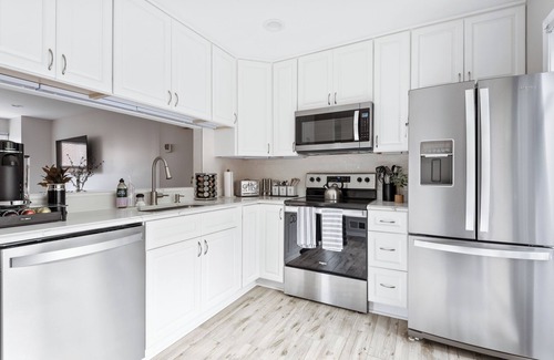 Ballston House | Luxurious Townhome ★ Heart of Arlington ★ Family-Friendly