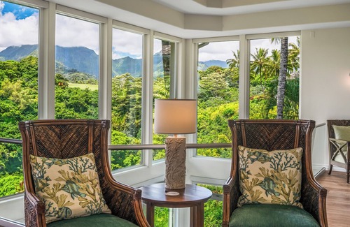 Queen Emmas Bluffs House | Luxurious Townhome in Prestigious Ka'iulani