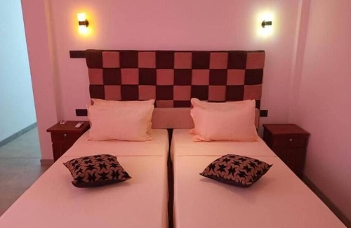 Kamburugamuwa House | Luxurious Twin Comfort at Hotel Kuma's