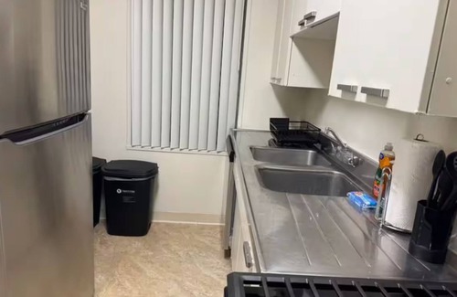 La Brea Apartment | Luxurious unit in Park La Brea