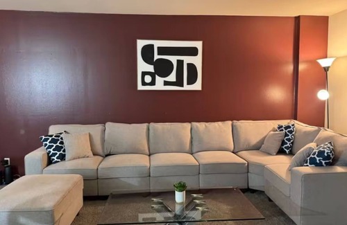 La Brea Apartment | Luxurious unit in Park La Brea