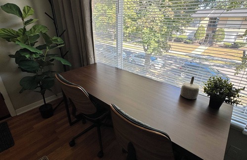 Royal Oak Condo | Luxurious Upper 2 BR Flat near Downtown Royal Oak!