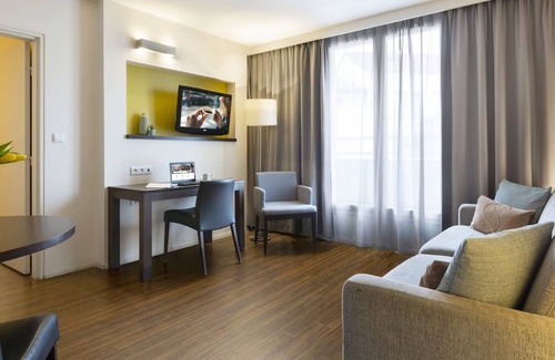 Lyon City Centre Apartment | Luxurious Urban Retreat in the Heart of Lyon