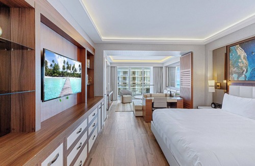 Central Beach Hotel | Luxurious Oceanfront Apartment in Fort Lauderdale