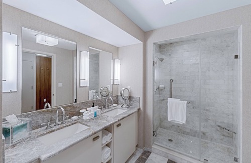 Central Beach Hotel | Luxurious Oceanfront Apartment in Fort Lauderdale