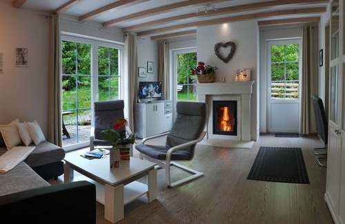 Mandelholz Apartment | Luxurious vacation apartment by the forest, close to hotel, restaurant and spa