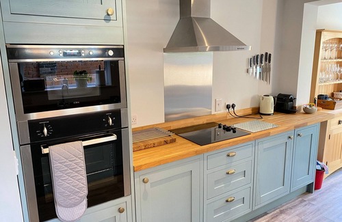 Bury St Edmunds House | Luxurious Victorian villa with parking, sleeps six