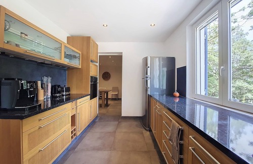 Mons House | Luxurious Villa near Lake Saint-Cassien: 5BR, Private Pool, Golf, Vineyard, Forest, Scenic Views