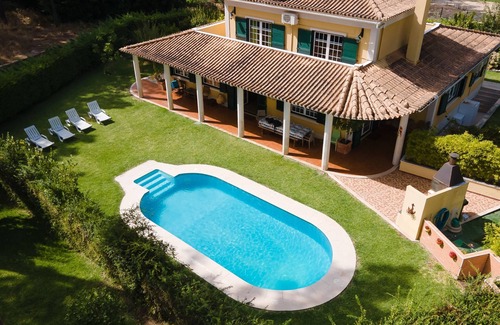 Charneca de Caparica e Sobreda House | Luxurious villa on a golf course, swimming pool, near beautiful beaches (Lisbon-Portugal)