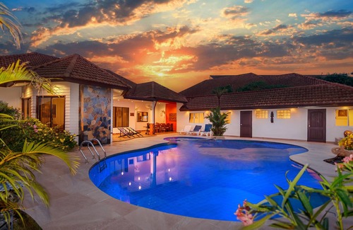 Nong Prue Villa | Luxurious Villa Pattaya Hill, minutes from town