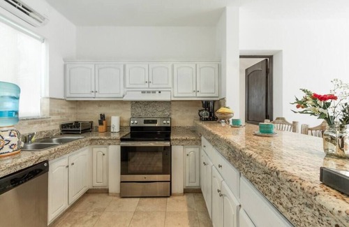 El Tezal House | Luxurious Villa with Private Hot Tub, Ocean Views Family-Friendly 3BR 15-Min Wa