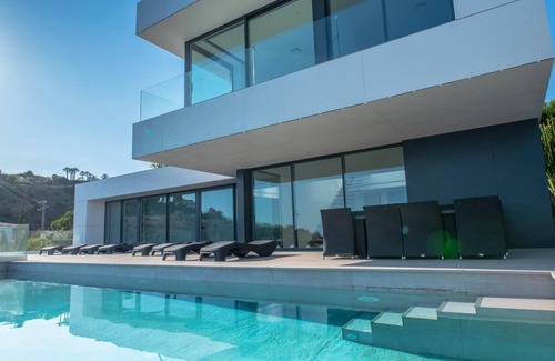 Salobrena Villa | Luxurious villa with heated pool