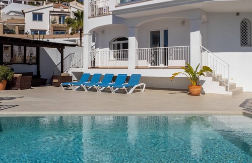 Salobrena Villa | Luxurious villa with Jacussi