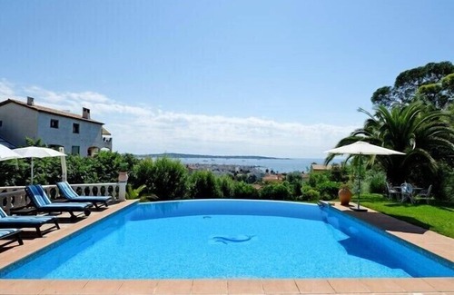 Golfe Juan Villa | Luxurious villa with infinity pool and an amazing 180° view to the sea