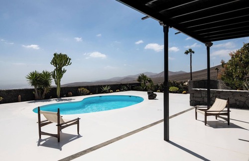 Macher Villa | Luxurious Villa with Pool, Panoramic Views, Terrace, Garden, Air Conditioning and Wi-Fi