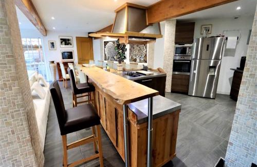 Lacanau-Ocean Villa | Luxurious villa with private spa near beach