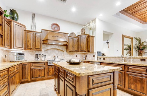 The Rocks Villa | Luxurious villa with resort amenities, private plunge pool & mountain view