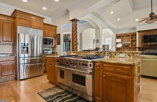 Gulf Park Estates House | Luxurious Waterfront Villa on Simmons Bayou! 3/2 Sleeps 8!