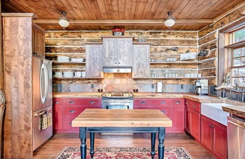 Greer House | Luxurious wood cabin nestled in the woods with patio& hot tub