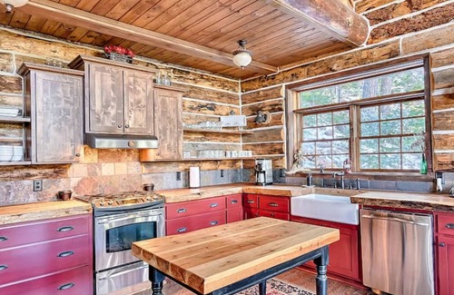 Greer House | Luxurious wood cabin nestled in the woods with patio& hot tub