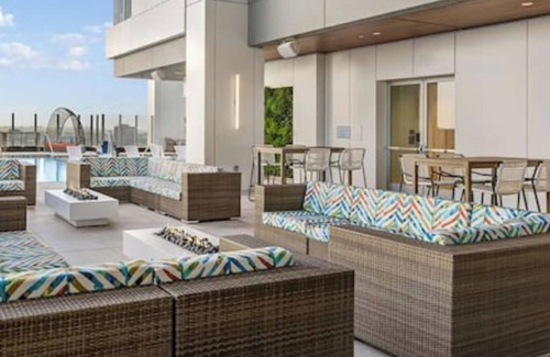 Downtown Atlanta Condo | Luxurious Wyndham Atlanta 2 Bedroom Condo with Kitchen