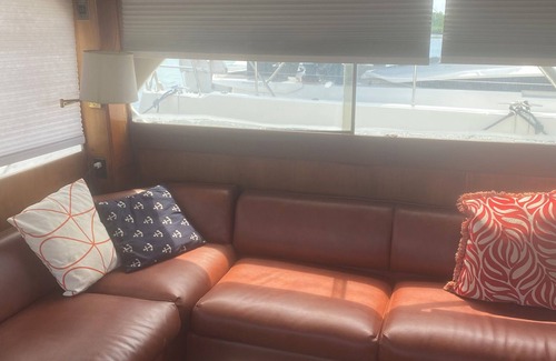 Beaufort Boat Rental | Luxurious yacht with 2 bedrooms and AC, WiFi in beautiful Beaufort