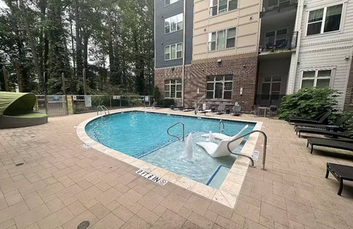 Durham Condo | Luxuriously furnished 2BD Loft - walking distance from Duke University Hospital