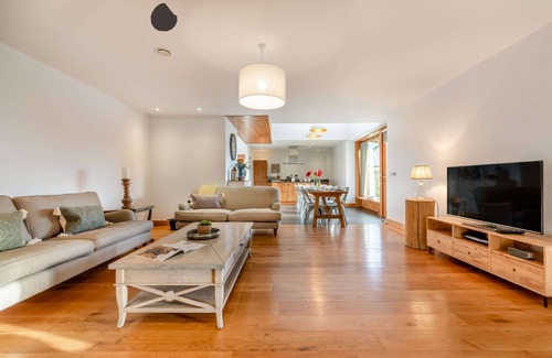 Great Tew Cottage | Luxuriously presented holiday cottage in the Cotswolds - Yew Barn & The Cottage