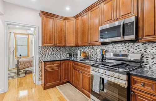 Queens Apartment | Luxury 1 bed, 1 bath in the heart of Queens, NY