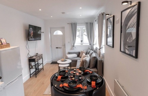 Bromley Common and Keston Apartment | Luxury 1 Bed Apartment | Bromley