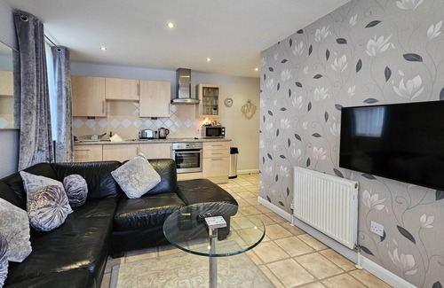 Bispham Apartment | Luxury 1 Bed Apt, Beach Front with Side Sea View