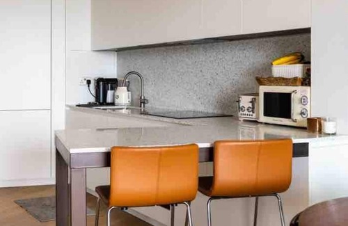 Shepherd's Bush Apartment | Luxury 1-Bed in Soho House Building w/Pool & Gym