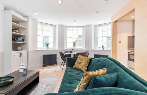 Holborn and Covent Garden Apartment | Luxury 1 Bed- Sleeps 4- Holborn/Covent Garden