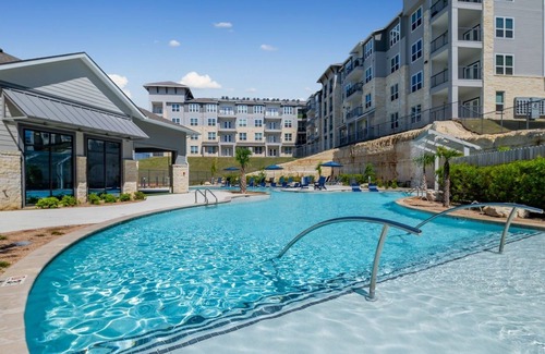 Wetmore Apartment | Luxury 1-bedroom apartment close to La Cantera/RIM with fitness center, WiFi