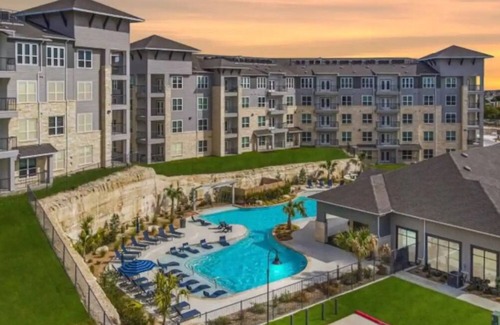 Wetmore Apartment | Luxury 1-bedroom apartment close to La Cantera/RIM with fitness center, WiFi