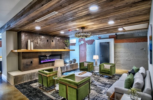 Judson Apartment | Luxury 1-bedroom apartment w/pool