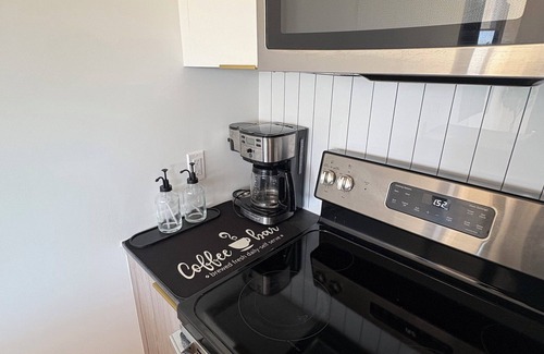 North Miami Apartment | Luxury 1-bedroom condo with amazing views.
