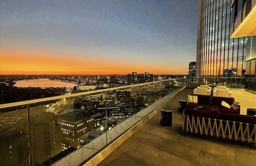 North End Apartment | Luxury 1 bedroom downtown appartment