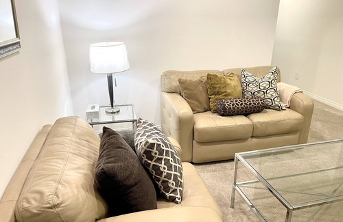 Calgary House | Luxury 1- bedroom secondary suite close to Airport.