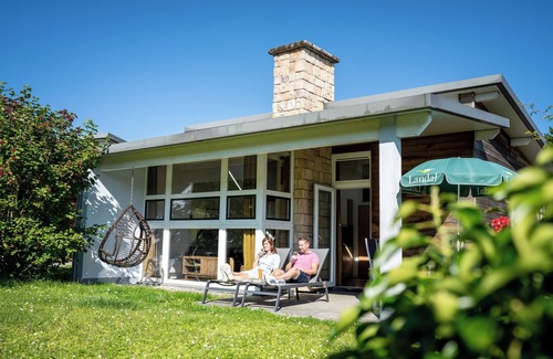Froidchapelle House | Luxury 10-person bungalow in the holiday park Landal Village l'Eau d'Heure