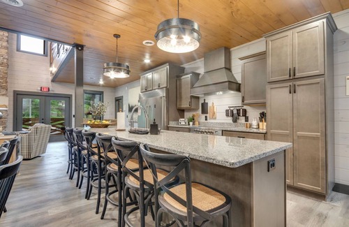 Gatlinburg - Pigeon Forge Cabin | Luxury 10BR Cabin w/Indoor Pool, Theater, Game Room Sleeps 42!