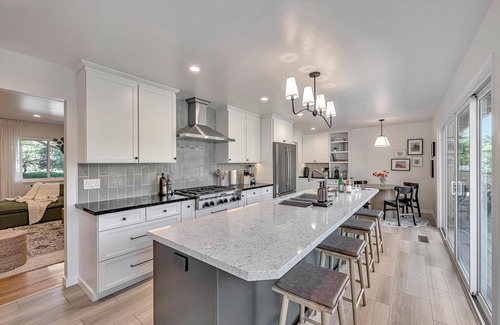 Sonoma House | Luxury 12-Sleeper: Pool, Hot Tub, Near Sonoma Plaza