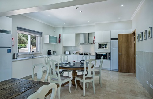 Olhos D'Agua Villa | Luxury 15 Bedroom Quinta Por Do Sol ideal for large groups or family holidays