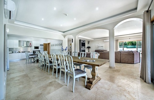 Olhos D'Agua Villa | Luxury 15 Bedroom Quinta Por Do Sol ideal for large groups or family holidays